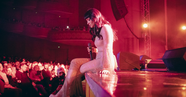 Irina Rimes SPARGE TOPURILE! Hitul 