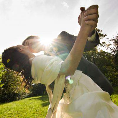 Video: Cel mai amuzant dans al mirilor