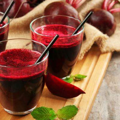 Beneficiile sucului de sfecla rosie. Cum trebuie consumat