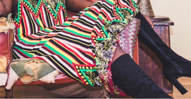 Cum porți rochiile Hippie cu motive etnice în sezonul rece