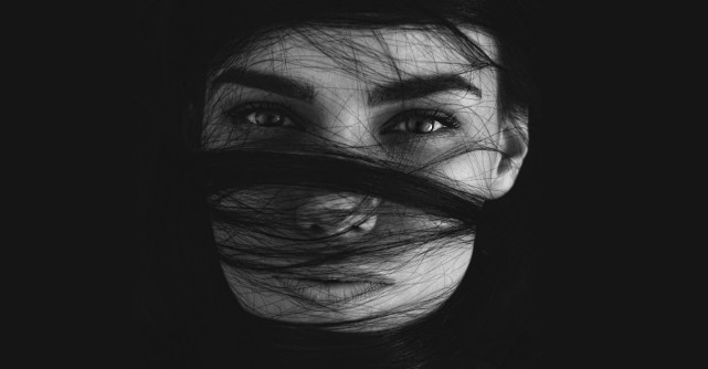 7 Semne că ești o femeie care îi intimidează pe bărbați