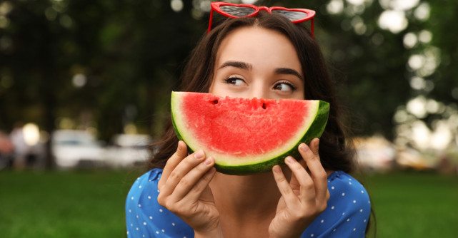 Ești ceea ce mănânci:  Alimente care îți mențin pielea hidratată