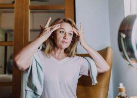 6 trucuri de frumusețe simple care întârzie primele semne ale îmbătrânirii
