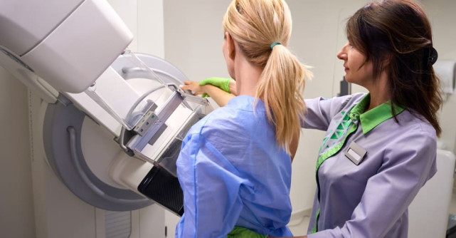 Cum te pregătești fizic și emoțional pentru prima ta mamografie?