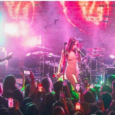 Holy Molly a făcut show la Expirat! Un concert sincer, intens și plin de surprize