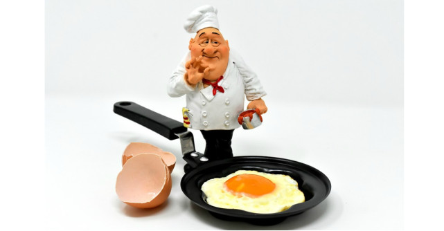 Joacă-te la mic dejun: gătește în aceste tigăi cu forme simpatice!