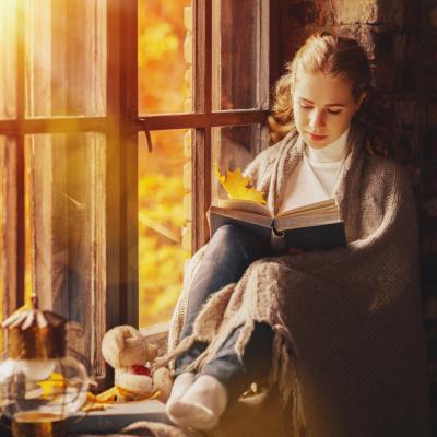 10 poezii de toamnă care îi arată frumusețea și farmecul