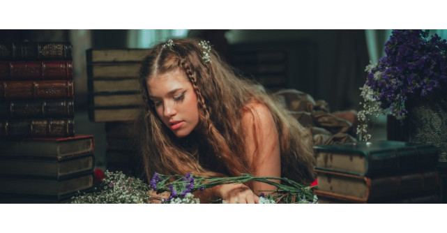  Cum sună cei mai frumoși ani ai vieții în noua lansare a lui may's diary