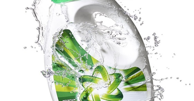 Ariel aduce stiinta ingrijirii hainelor in magazinele Depot 96 in luna aprilie