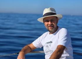 Cosmin Seleși, internat de urgență la spital. Prezentatorul de la Batem palma? a oprit imediat filmările