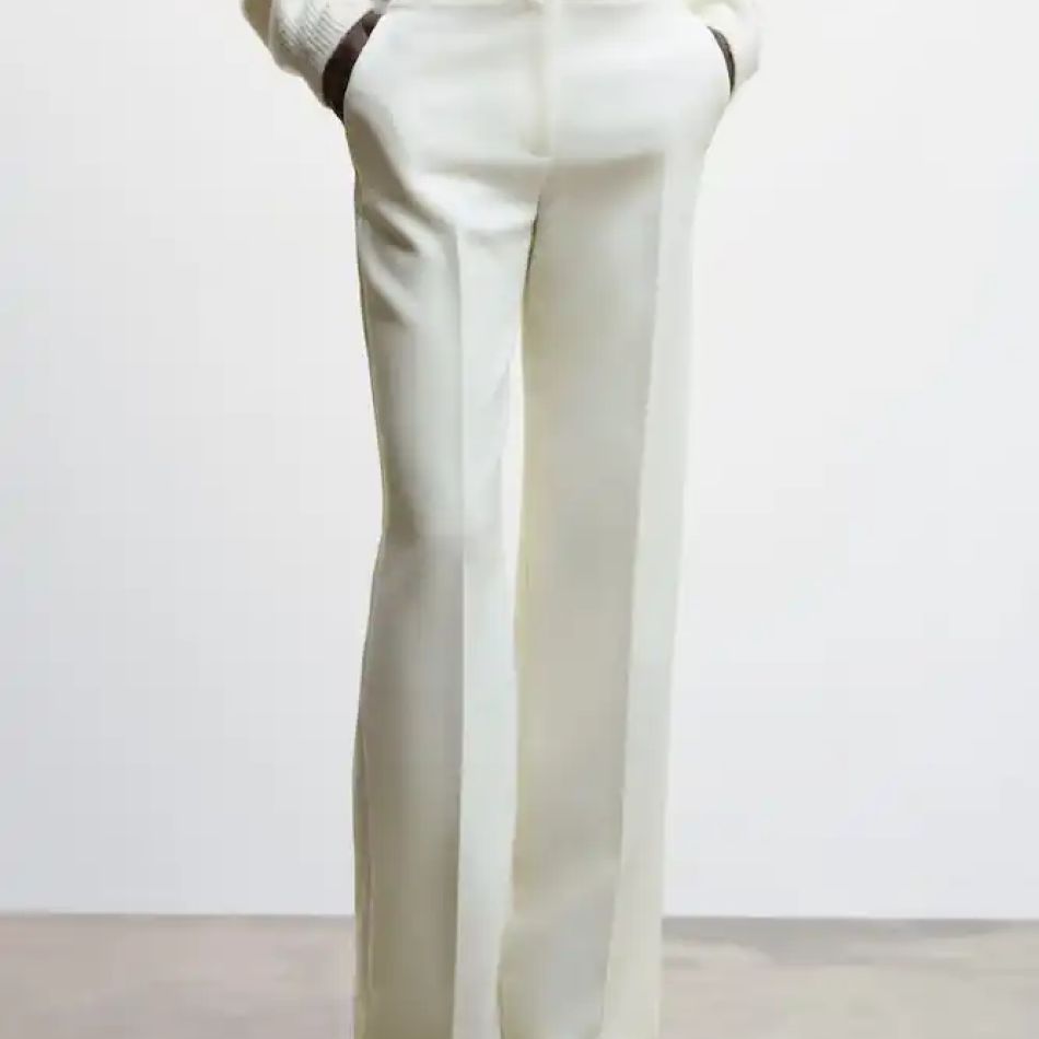 Eleganță și stil la birou: 20 de perechi de pantaloni