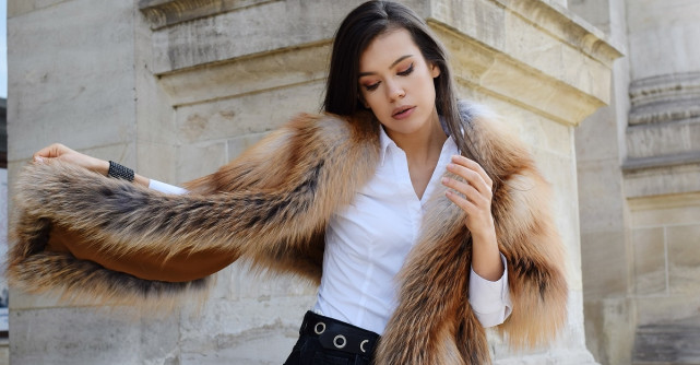 Cauți veste blană naturală? Descoperă cele mai călduroase și mai practice modele!