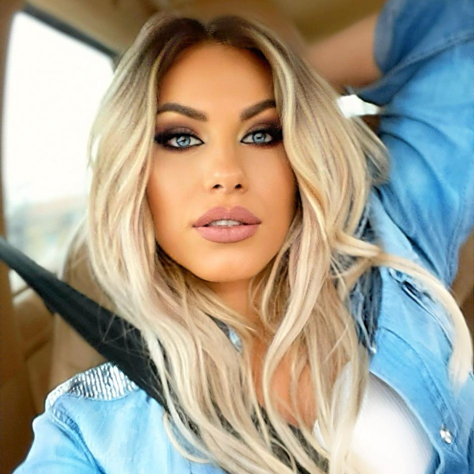 Sfatul emoționant pe care fiul Amnei i l-a dat artistei, după divorț:Mami, tu trebuie să te iubești și să te respecți...