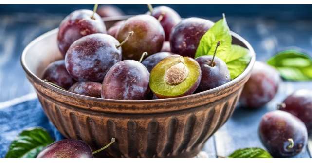 Tratamente naturiste cu prune: regleaza glicemia si previn aparitia diabetului