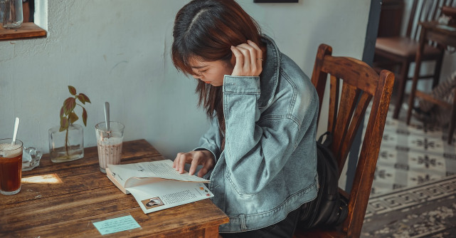 Defapt sau de fapt - cum se scrie corect și când se folosește