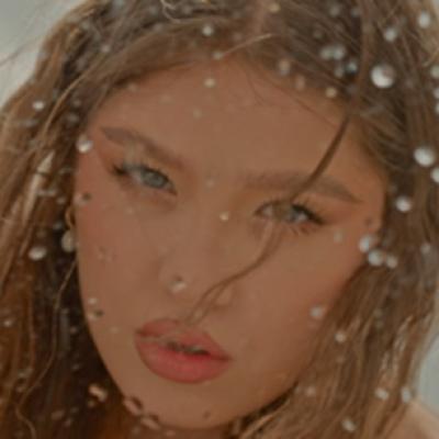 Love Me Right There - Dayana - seri romantice de vară pe ringul de dans