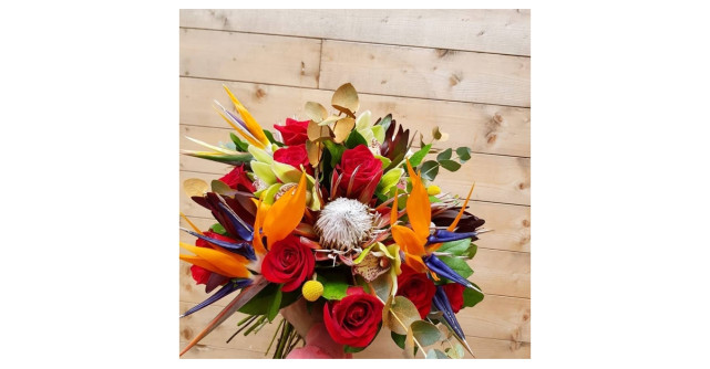 Propunerile Baiatul cu Flori pentru Sfantul Andrei: Trandafiri criogenati, cadouri exotice si buchete elegante