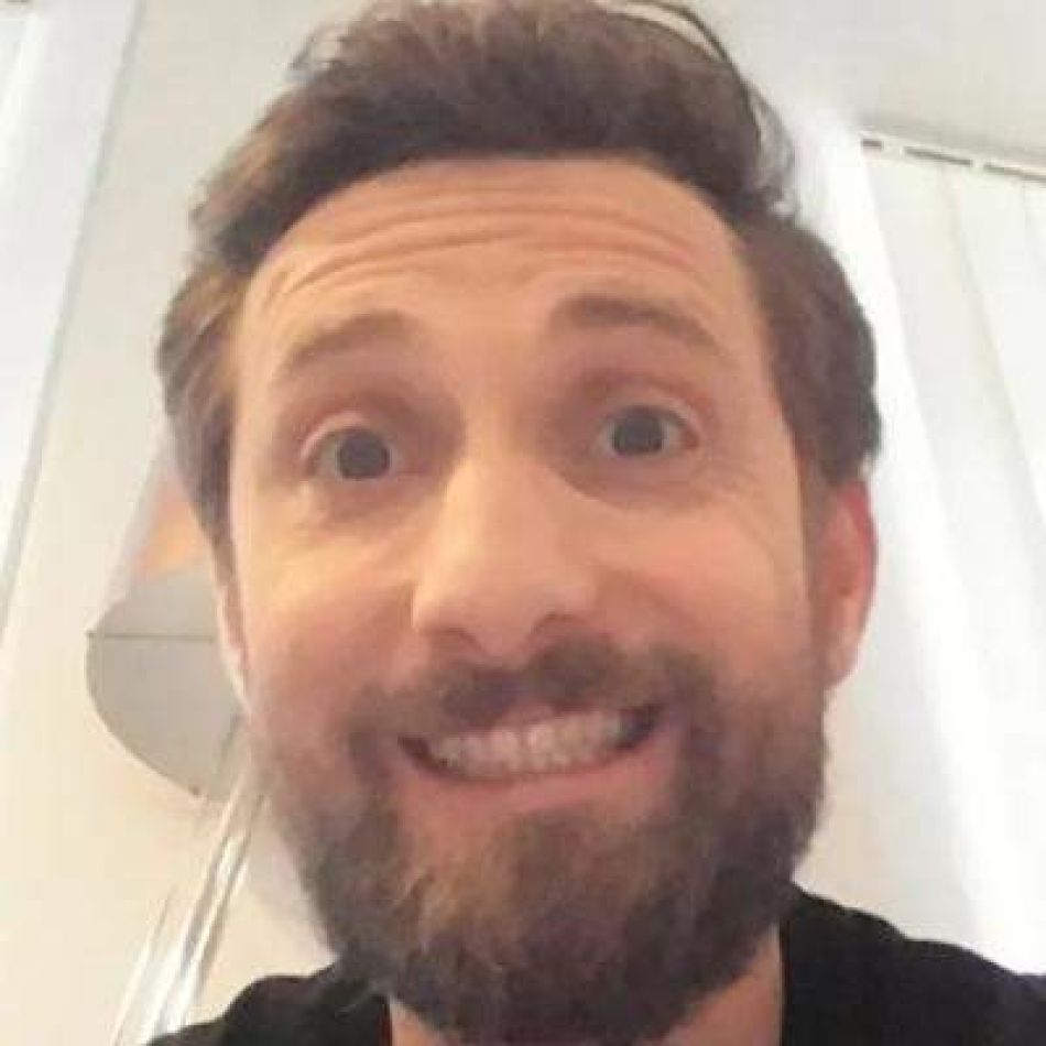 Dani Oțil a trecut prin momente teribile. Prezentatorul tv a fost bătut de o gașcă de băieți până la sânge