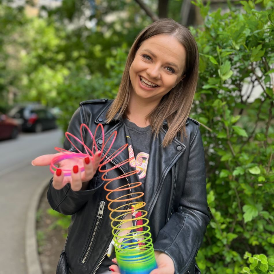 Cât costă cursurile de actorie predate de Vero Căliman, fosta Fetiță Zurli?