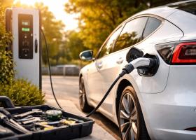 Cum să ai grijă zilnic de mașina ta electrică: sfaturi practice de la experți pentru o durată de viață mai lungă