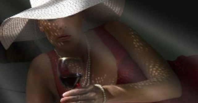 Prostituata se destainuie: Pe cei insurati ii fac sa se simta doriti!