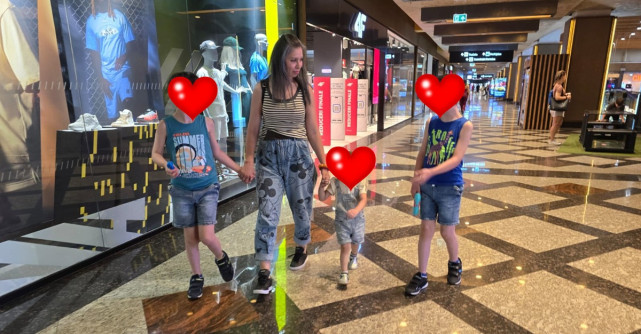 Cristina Bălan, emoționantă de ziua gemenilor. Băieții ei, diagnosticați cu sindromul Down, au împlinit 12 ani