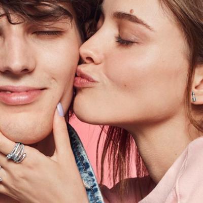 Simte-te IUBITĂ sezonul acesta cu noua Colecție de Valentine’s Day  de la PANDORA