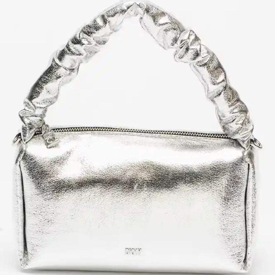 Strălucirea modernă: Cum integrezi accente metalice în ținutele tale