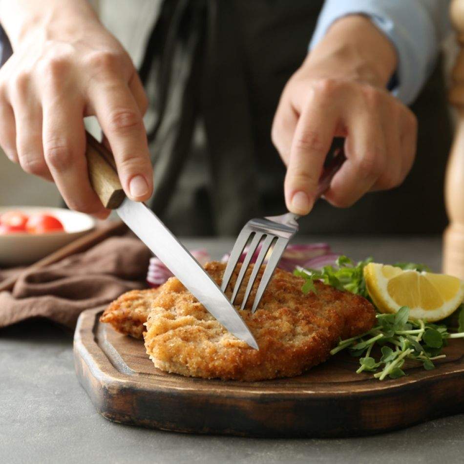 Rețete care te fac să îți lase gura apă: pui crocant la air fryer în 3 variante (șnițel, crispy, strips)