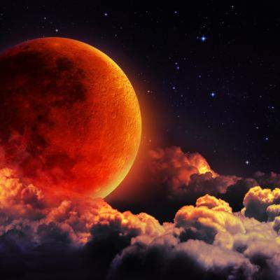 Ultima Luna Plină a verii are putere divină și ne eliberează de toți demonii ce dansează prin amintiri
