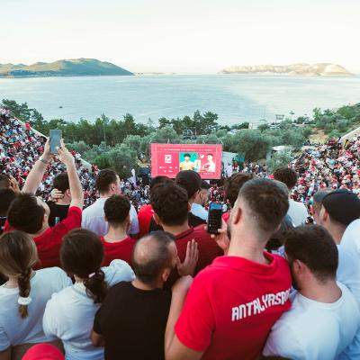 Emoția Campionatului Mondial FIFA 2026 se trăiește dincolo de stadioane, în Turcia