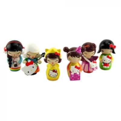 Momiji si Hello Kitty trimit mesaje de prietenie