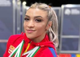 Mihaela Cambei a devenit campioană mondială! Sportiva a obținut o medalie de aur și două de argint la Forde