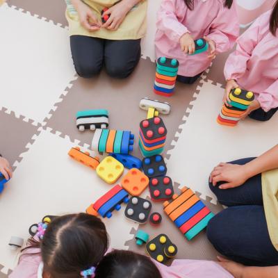 Este oficial! Părinții au dreptul de a sta cu copilul la cresă timp de 2 săptămâni pentru acomodare 