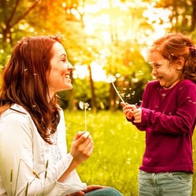  10 Lucruri pe care le inveti cand esti crescuta de o mama puternica