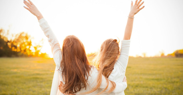 Un prieten adevarat este un suflet care te iubeste cand tu uiti sa te iubesti