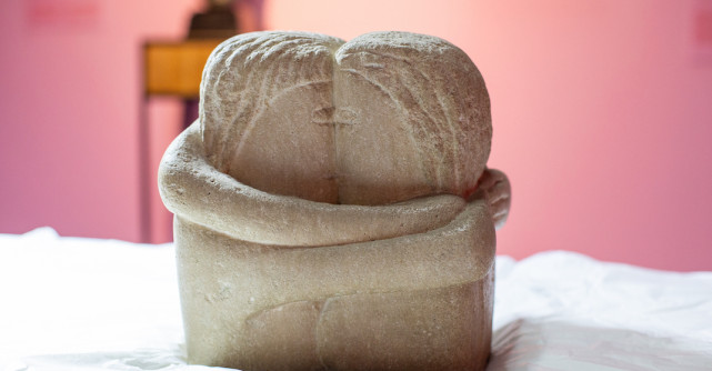  După o jumătate de secol, Sărutul de Brâncuși este expus  timp de 10 zile la București! 