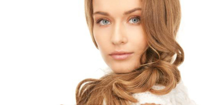 Iti cade parul? 10 Afectiuni ascunse de cel mai comun simptom al femeilor