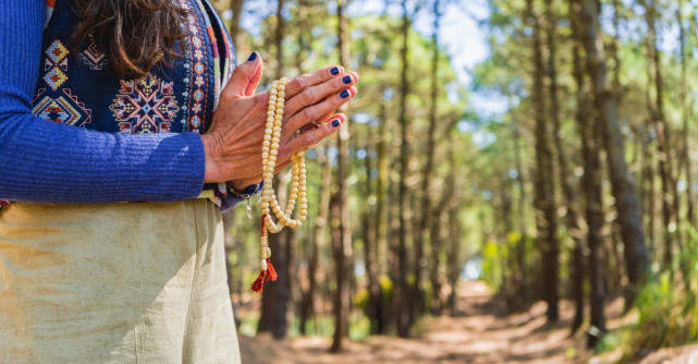 Rugăciunea de plecare la drum – un gest de sacralitate cotidiană