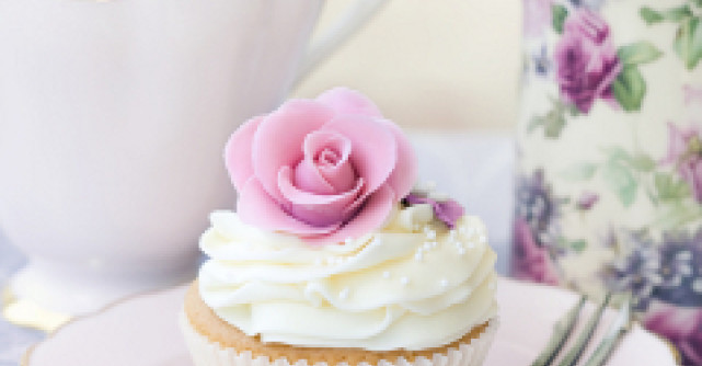 Foto: Praji fashionista -  cum sa faci cupcakes?