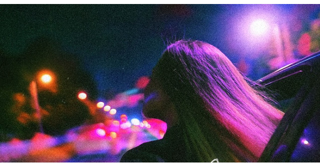 Renata – Kiss Me– ritmul care intrigă la dans