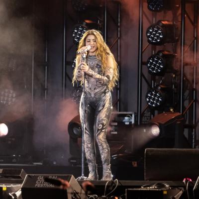 Shakira a căzut pe scenă în fața a mii de oameni. Ce s-a întâmplat după te va lăsa fără cuvinte