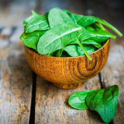 Au mancat spanac in fiecare zi. Dupa cateva luni, au observat un efect ciudat