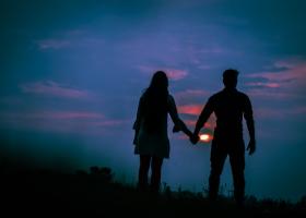 Găsește pe cineva care vorbește limba sufletului tău, ca să nu-ți petreci toată viața traducându-l