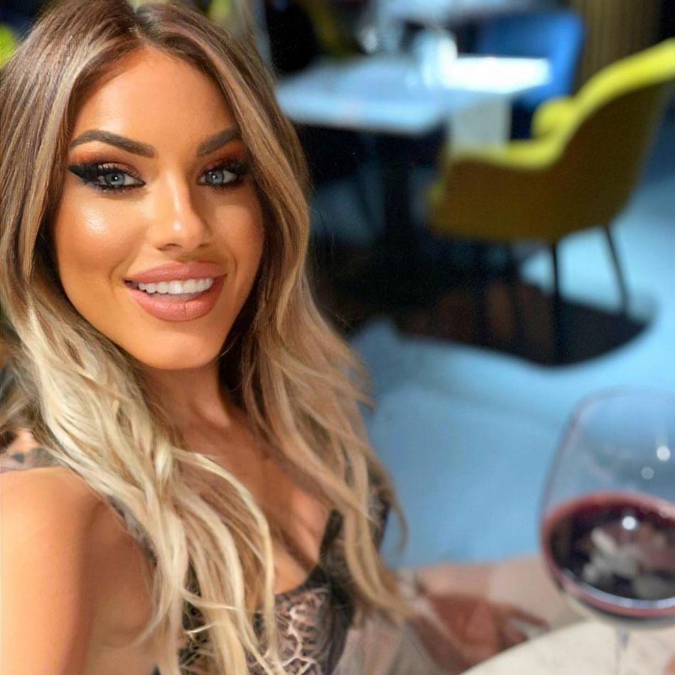 Problemele de sănătate au făcut-o pe Amna să își anuleze concertele! Artista a ajuns pe mâna medicilor