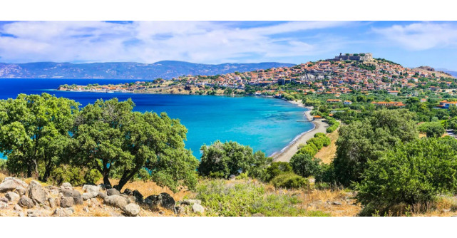 La început de martie, femeile beneficiază de bilet de avion gratuit pentru sejururi în insula Lesbos din Grecia
