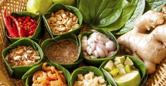 2 MASTER CHEFI DIN BANGKOK ADUC SAVOAREA  THAILANDEZA IN ROMANIA