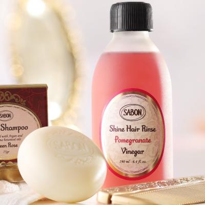 SABON prezintă două NOI produse pentru îngrijirea părului: Șamponul solid și Oțetul de păr cu extract de rodie