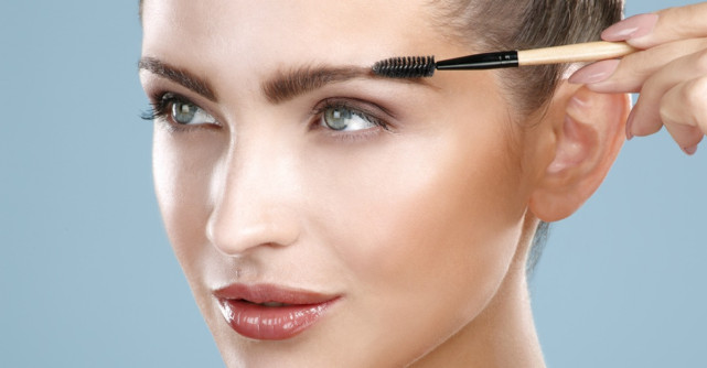 Cum sa alegi creionul de sprancene potrivit in functie de culoarea parului