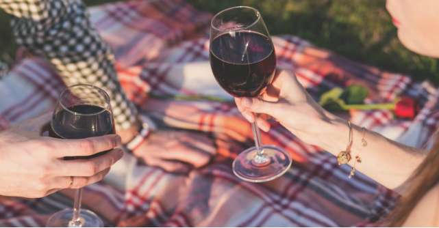 Cadouri pentru iubitorii de vin: 6 sugestii super